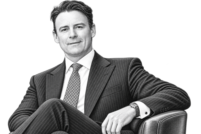 Gabriel de Alba, Managing Director of GDA Luma Capital, in an institutional setting.